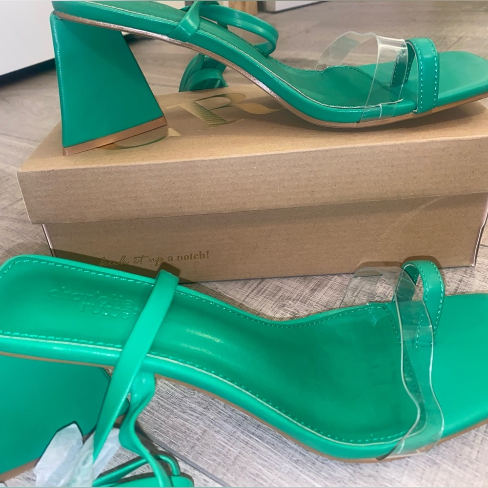 Green Kitana Style sandal heel with long straps. Size 10W US size